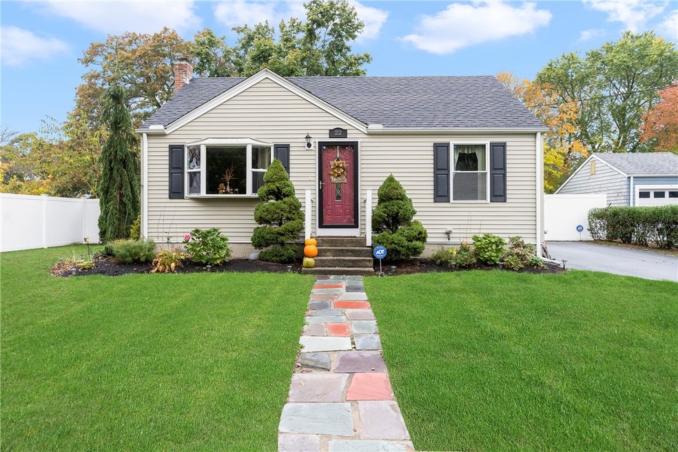 22 Betsey Williams Dr, Warwick, RI 02889 - photo 1
