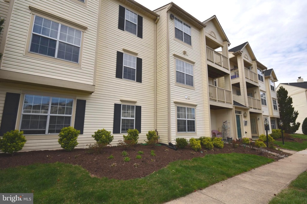 11014 Koman Cir unit 203, Manassas, VA 20109 - photo 1