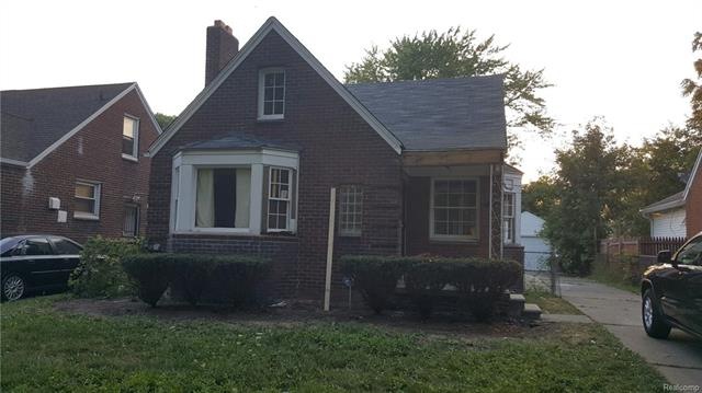 18921 Berden St, Grosse Pointe, MI 48236 - photo 1