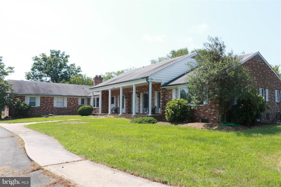 20043 Gleedsville Rd, Leesburg, VA 20175 - photo 1