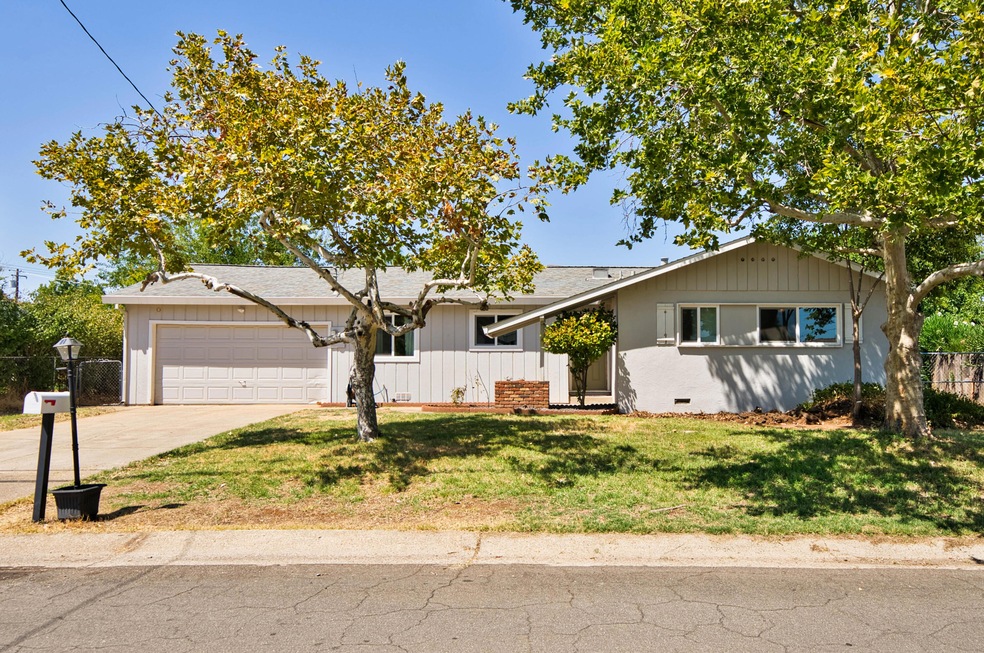 2470 Belladonna St, Redding, CA 96002 - photo 1