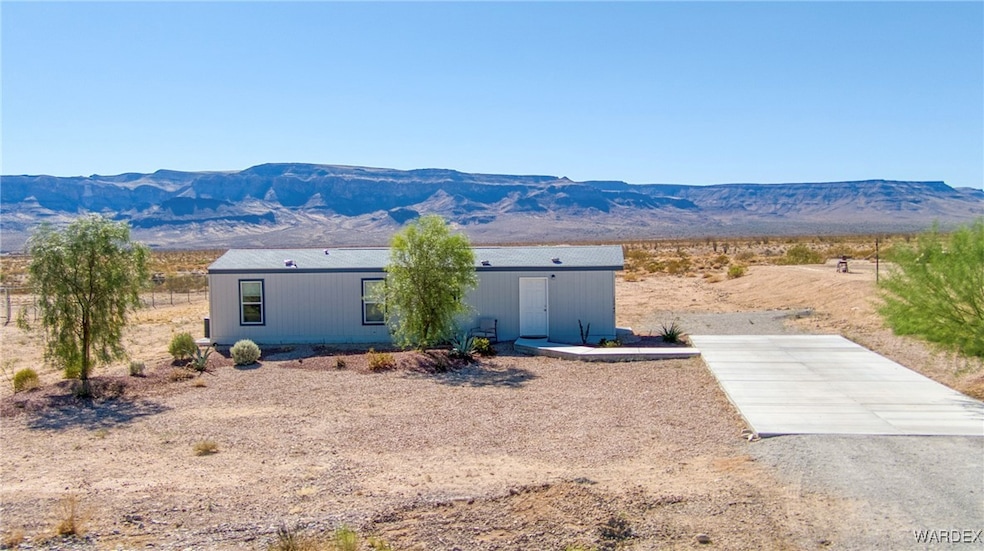 View of front of property featuring a mountain vie