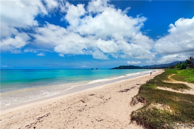 The Pristine White Sand Beaches of Kailua Bay with