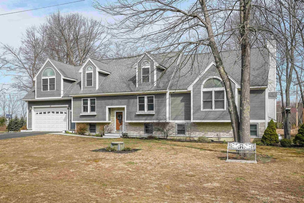 12 Cummings Dr, Litchfield, NH 03052 - photo 1