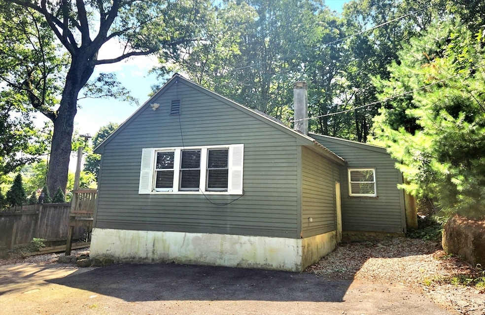 180 N Main St, Uxbridge, MA 01569 - photo 1