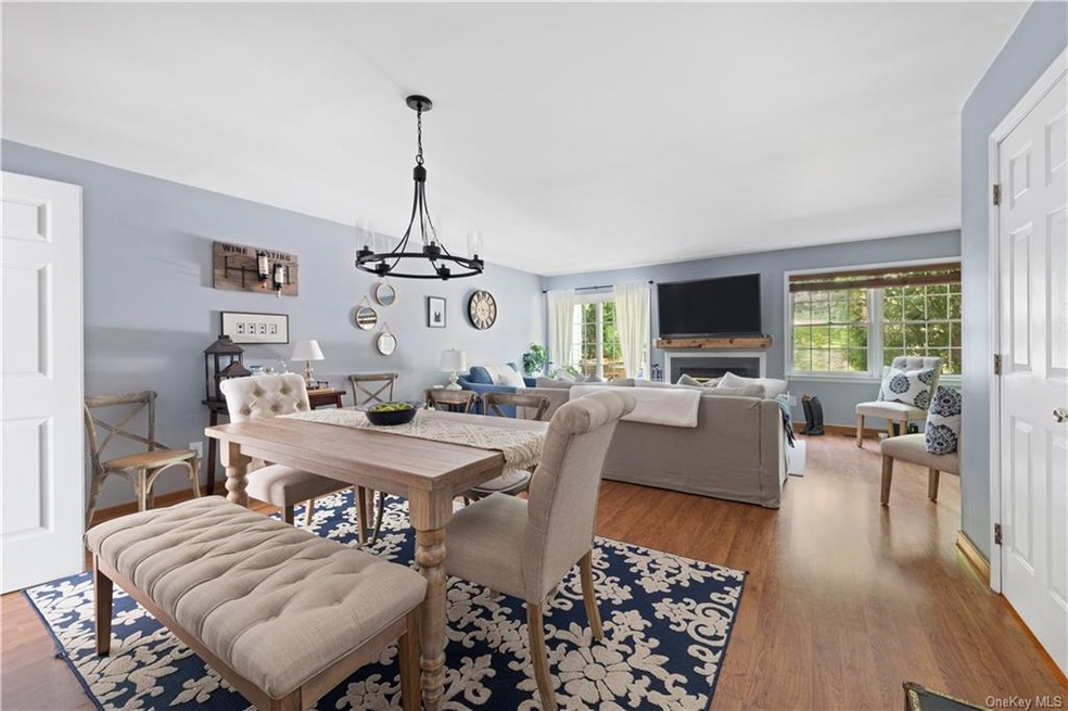 Beautiful living/dining room
