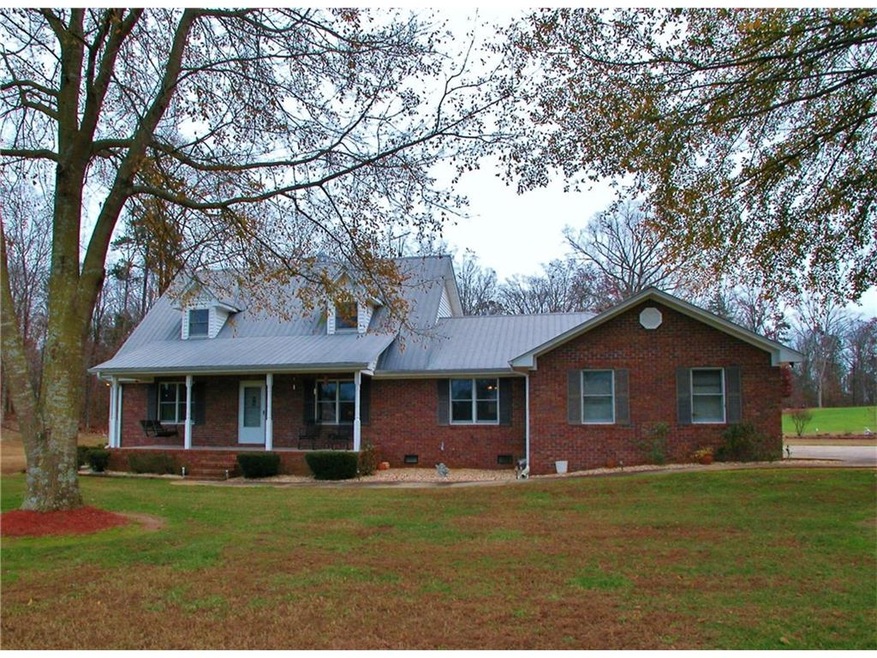 530 Sims Harris Rd, Gillsville, GA 30543 - photo 1