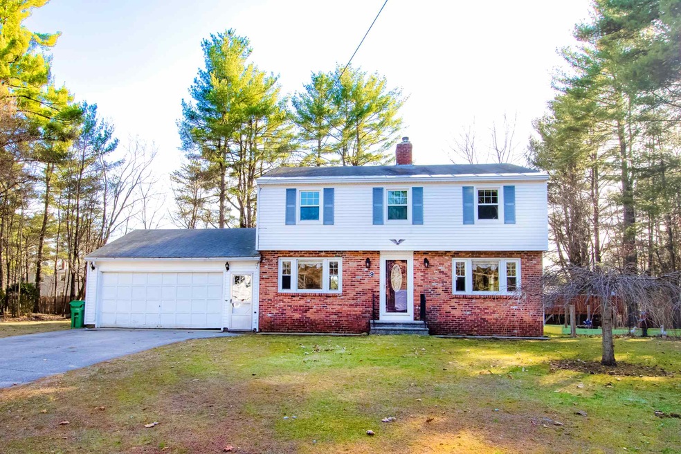 9 Susan Ln, Rochester, NH 03867 - photo 1