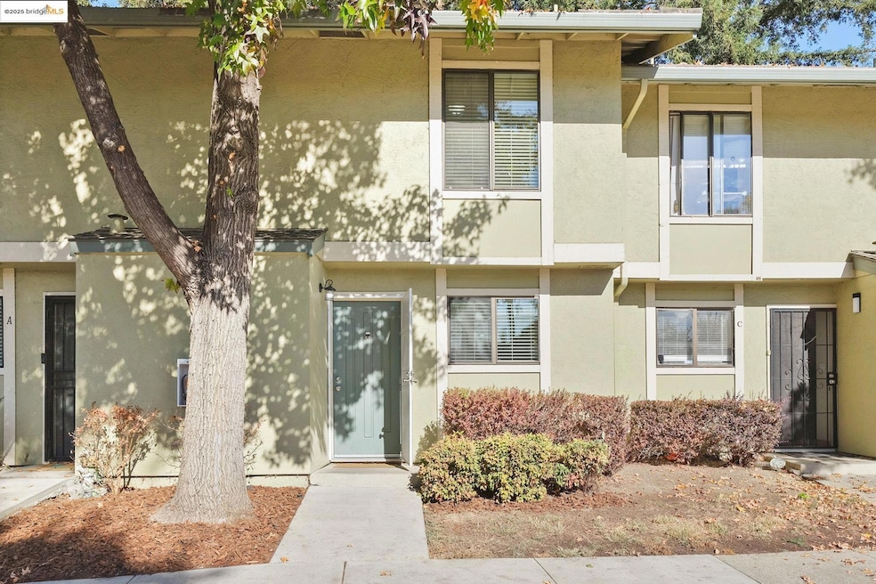 2141 Northwood Cir unit B, Concord, CA 94520 - photo 1