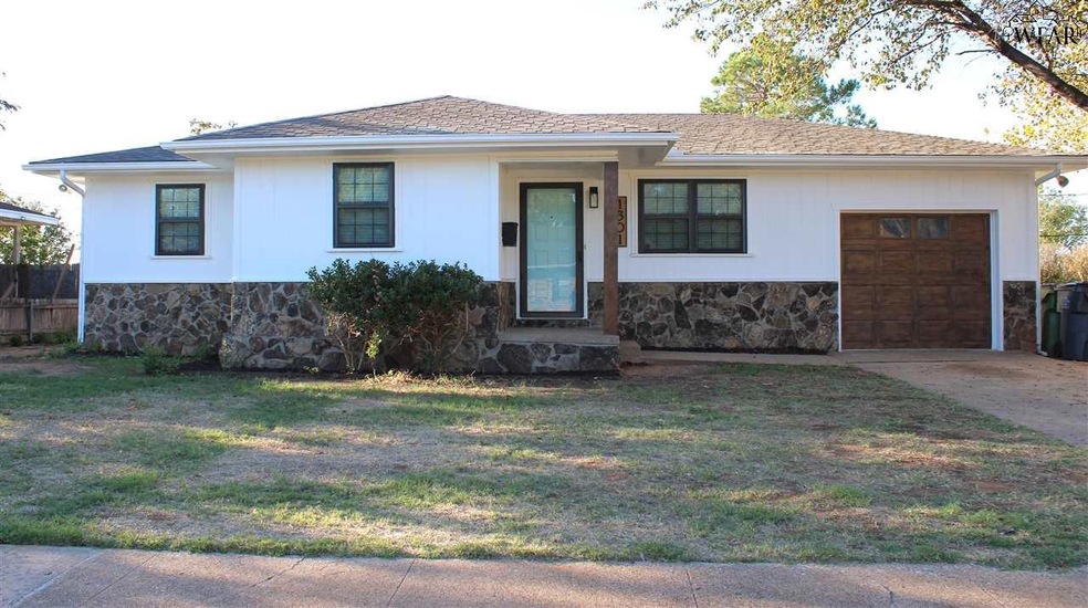 1301 Hunt St, Wichita Falls, TX 76302 - photo 1