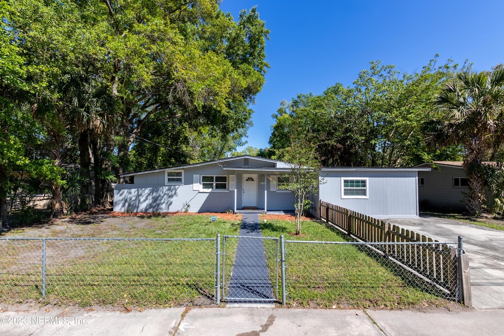 5203 Redstone Dr, Jacksonville, FL 32210 - photo 1