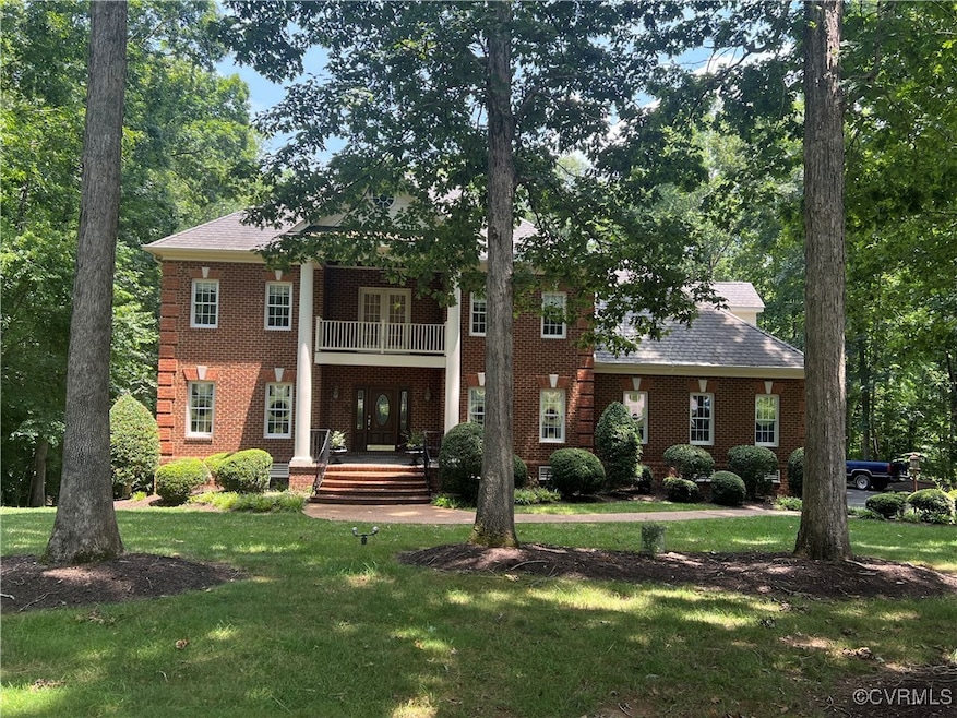 Talk about curb appeal!  You gotta get inside!