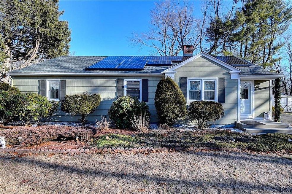 31 Saint John St, North Haven, CT 06473 - photo 1