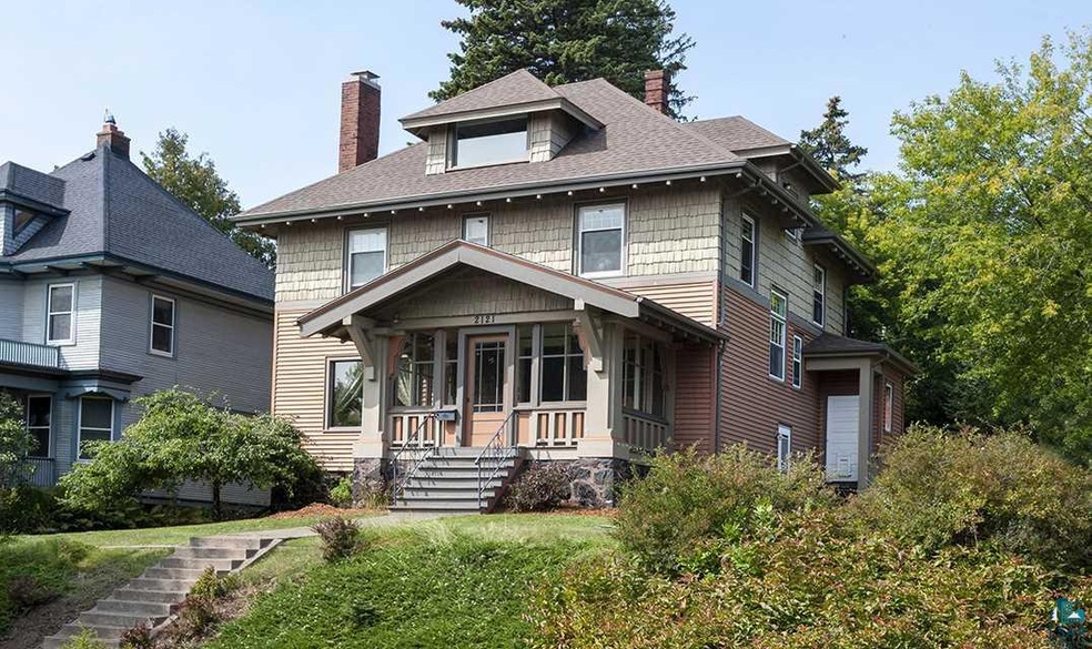 2121 Jefferson St, Duluth, MN 55812 - photo 1