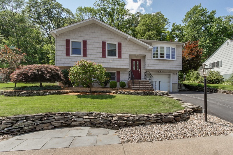 122 Red Twig Trail, Bloomingdale, NJ 07403 - photo 1