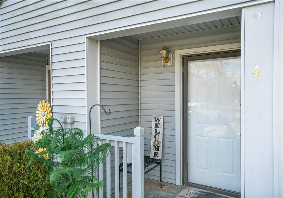 4 Country Place, Mohegan Lake, NY 10547 - photo 1