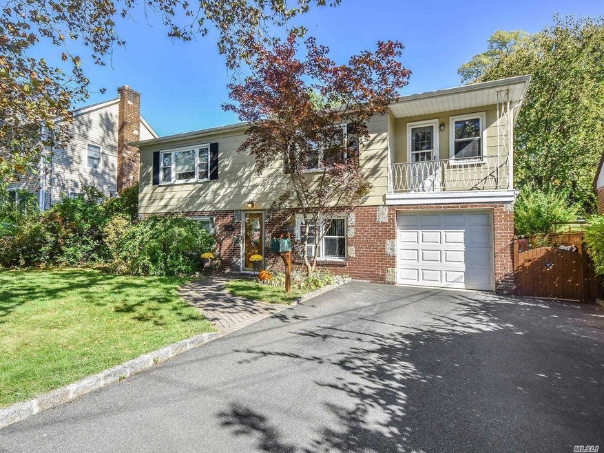 6 Dunes Ln, Port Washington, NY 11050 - photo 1