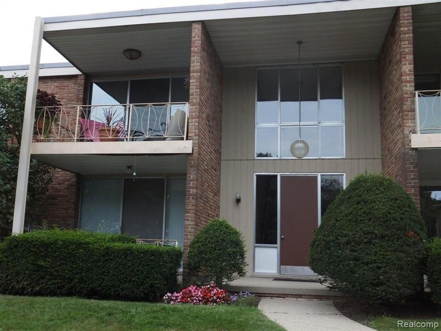 4047 MAPLE CONDO