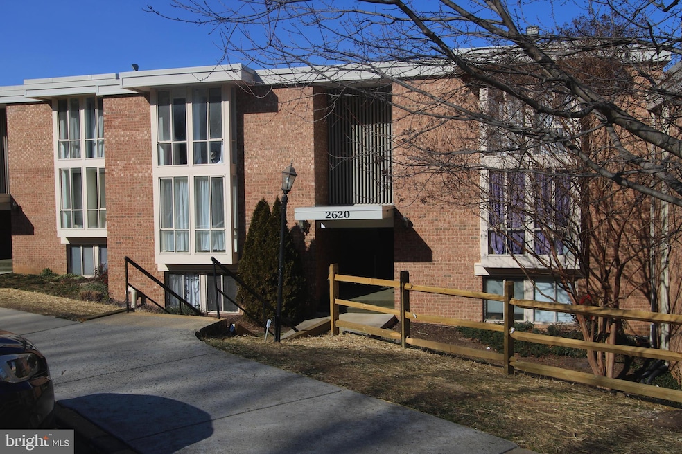 2620 Fort Farnsworth Rd unit 225, Alexandria, VA 22303 - photo 1