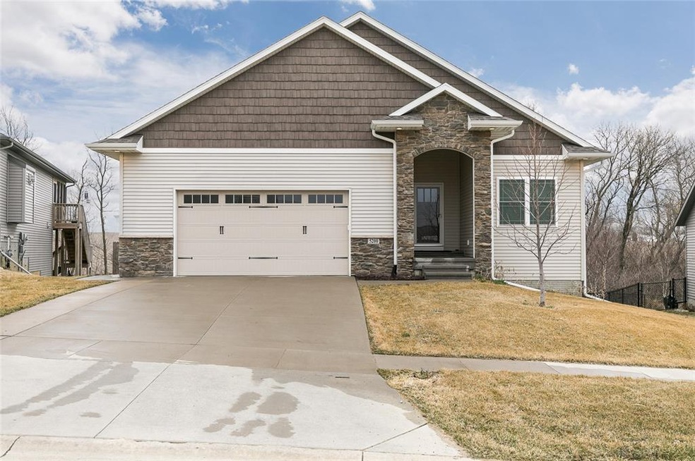 Gorgeous Curb appeal, Separate LL access for guest