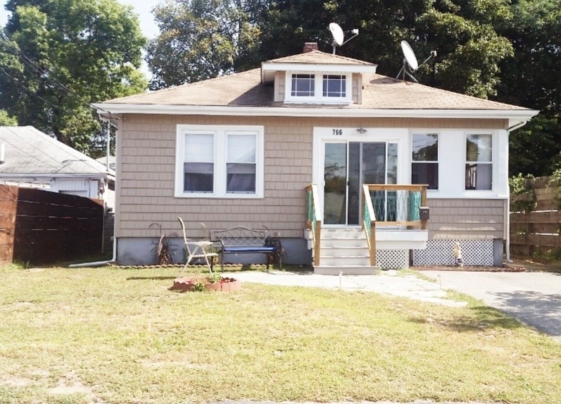 766 Oakland Beach Ave, Warwick, RI 02889 - photo 1