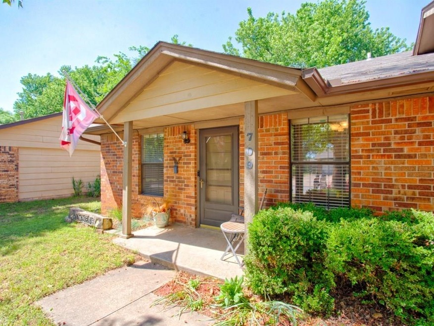 709 Peregrine Dr, Norman, OK 73072 - photo 1