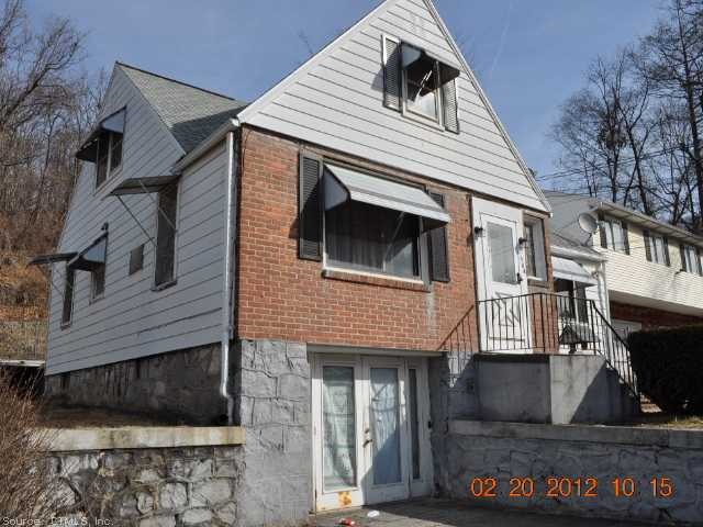 584 Chase Ave, Waterbury, CT 06704 - photo 1