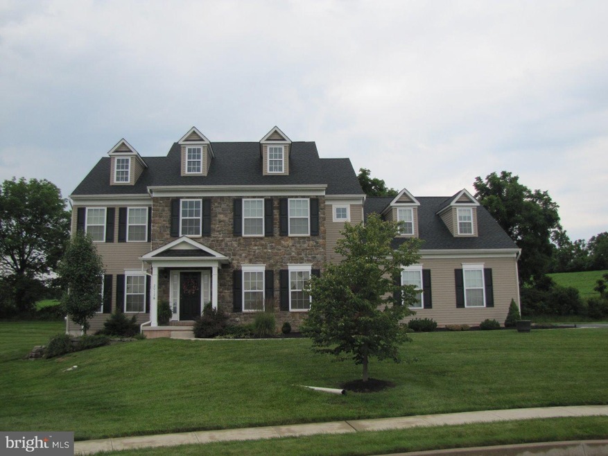 2012 Lantern Dr, Green Lane, PA 18054 - photo 1