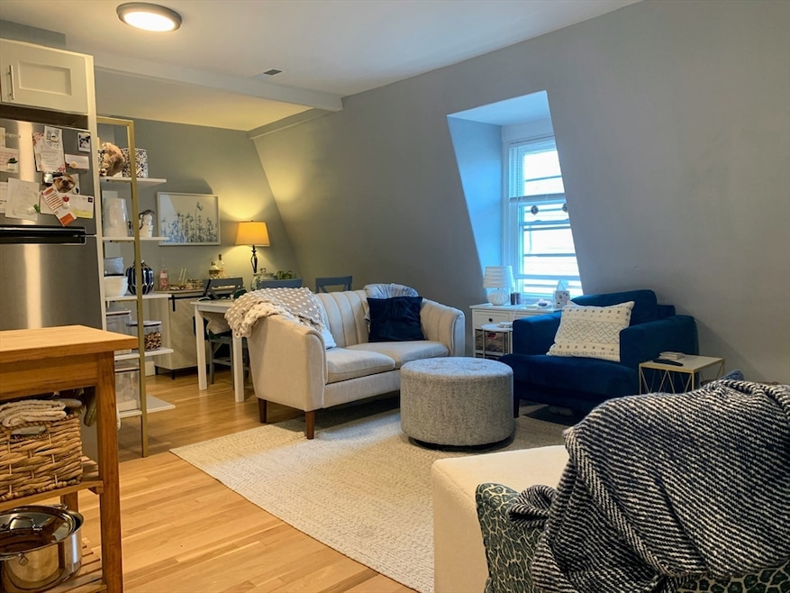 91 Munroe St unit 3L, Somerville, MA 02143 - photo 1