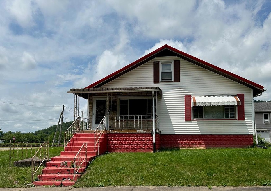 1221 Garfield St, McMechen, WV 26040 - photo 1