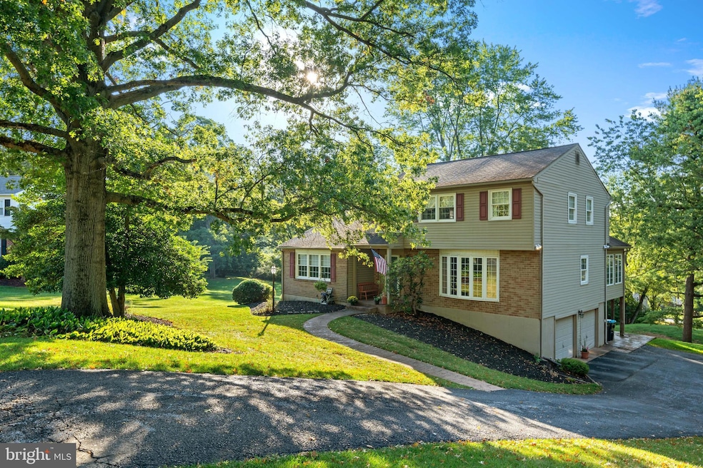 Pending $649,900 • Co-Listing Agent