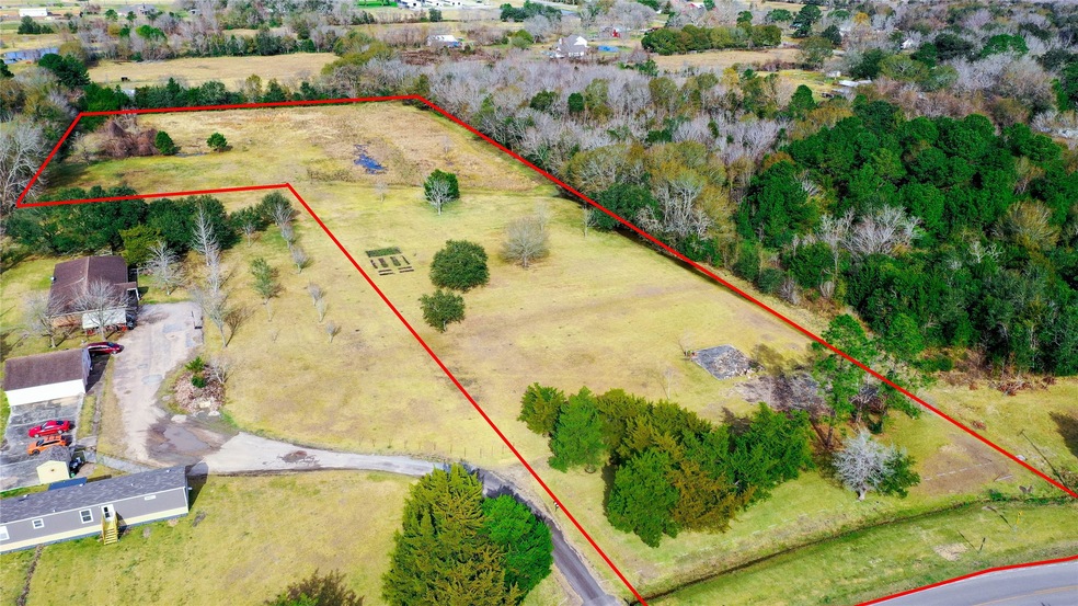 1930 W Sealy St, Alvin, TX 77511 - photo 1