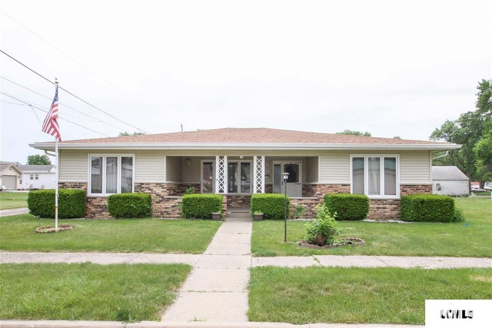 218 S Sherman St, Lincoln, IL 62656 - photo 1