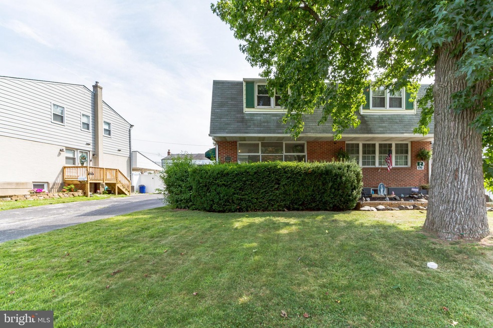 1423 Grace Rd, Swarthmore, PA 19081 - photo 1