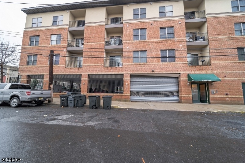 15 Tichenor Ln unit 407, Newark, NJ 07114 - photo 1