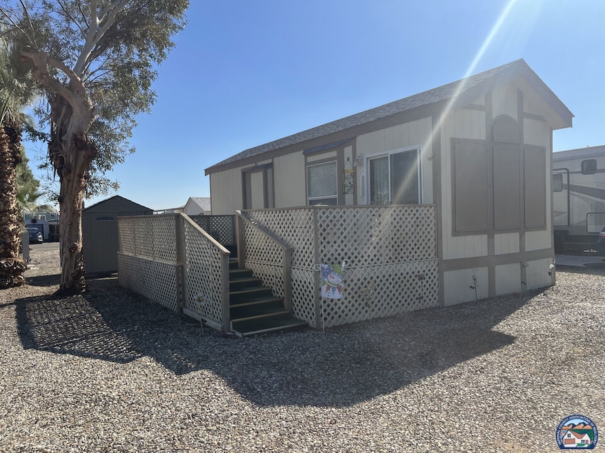 1716 Sunbeam Lake Dr unit 401, El Centro, CA 92243 - photo 1