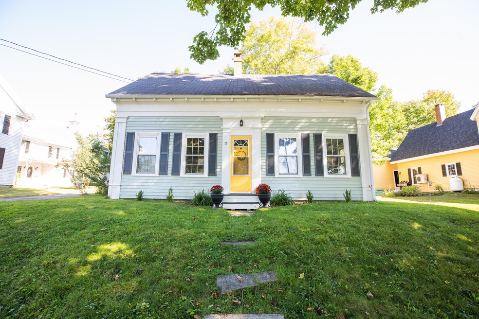 17 Franklin St, Bucksport, ME 04416 - photo 1