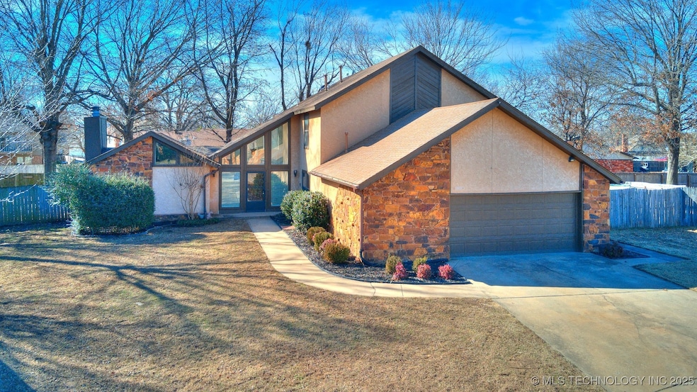 2605 W Washington Cir, Broken Arrow, OK 74012 - photo 1