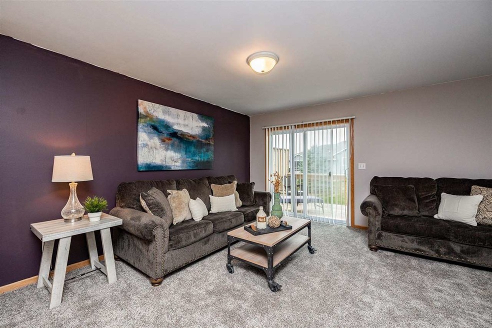 3526 Banar Dr SW unit B, Cedar Rapids, IA 52404 - photo 1