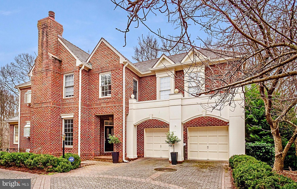 9202 Town Gate Ln, Bethesda, MD 20817 - photo 1