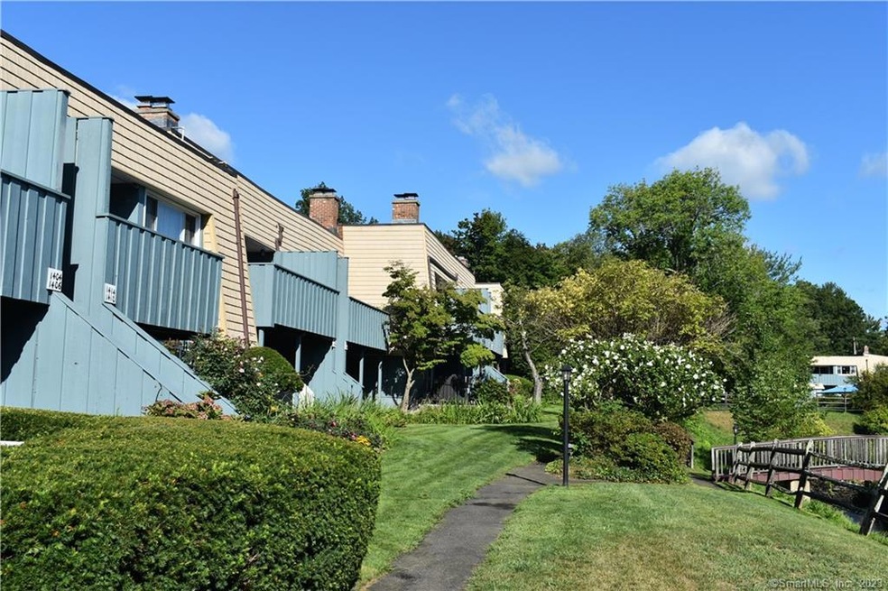 1404 Melville Ave unit 1404, Fairfield, CT 06825 - photo 1