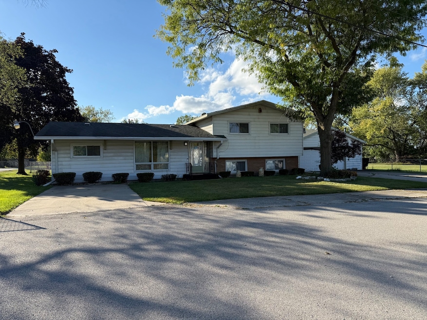 1522 Breen St, Joliet, IL 60436 - photo 1