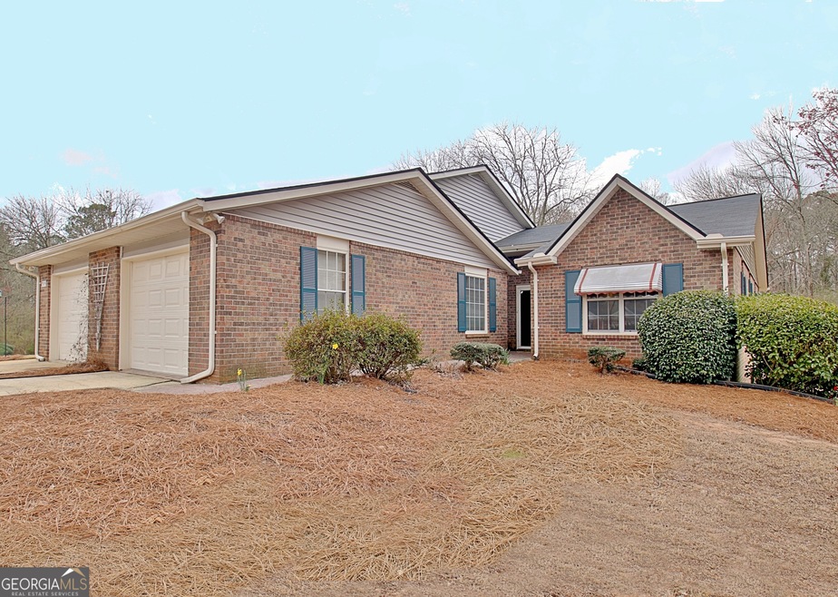 305 Lagrange Ct, Fayetteville, GA 30214 - photo 1