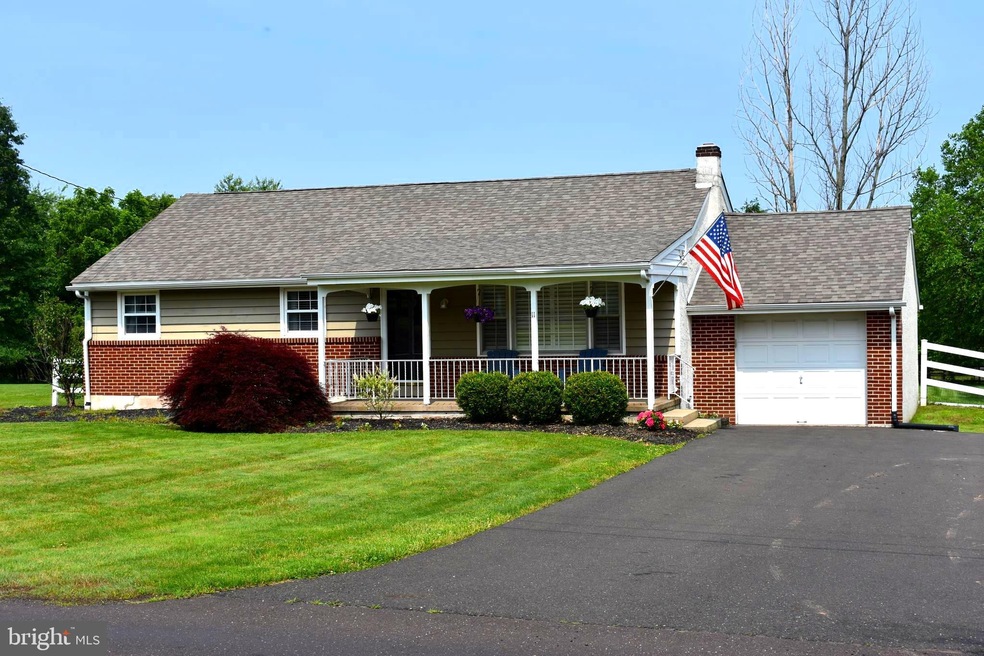 11 Schoolhouse Rd, Sellersville, PA 18960 - photo 1