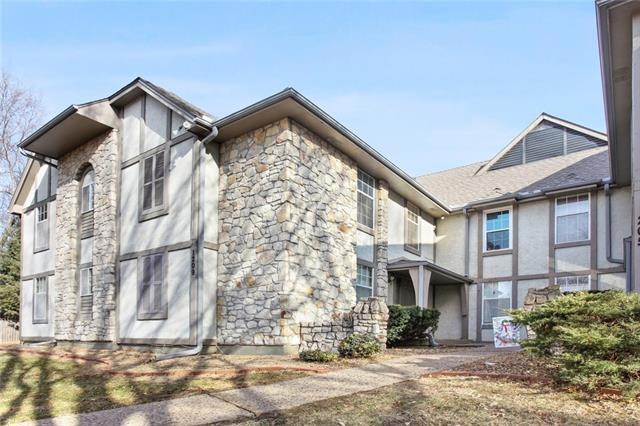 1209 NW Village Dr unit C, Blue Springs, MO 64015 - photo 1