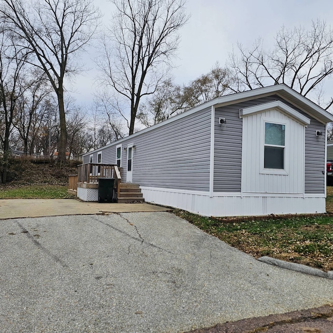 3700 28th St unit 424, Sioux City, IA 51105 - photo 1