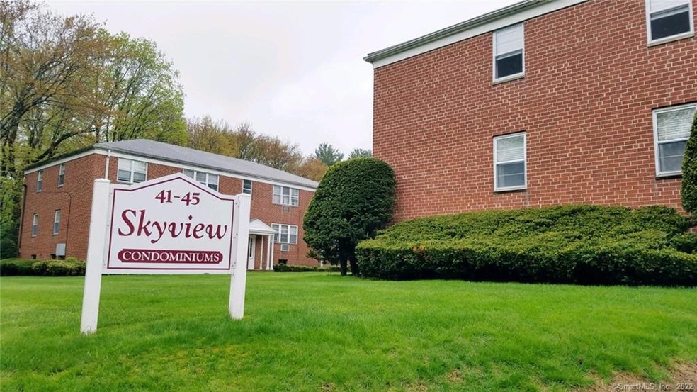 45 Sky View Dr unit 4, West Hartford, CT 06117 - photo 1