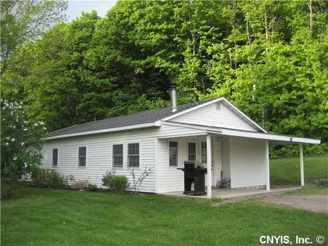 Exterior Front. Welcome to 680 County Route 3, sur