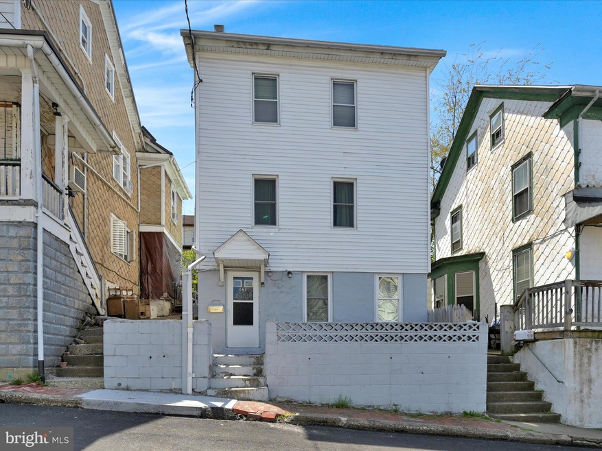 920 E Chestnut St, Shamokin, PA 17872 - photo 1