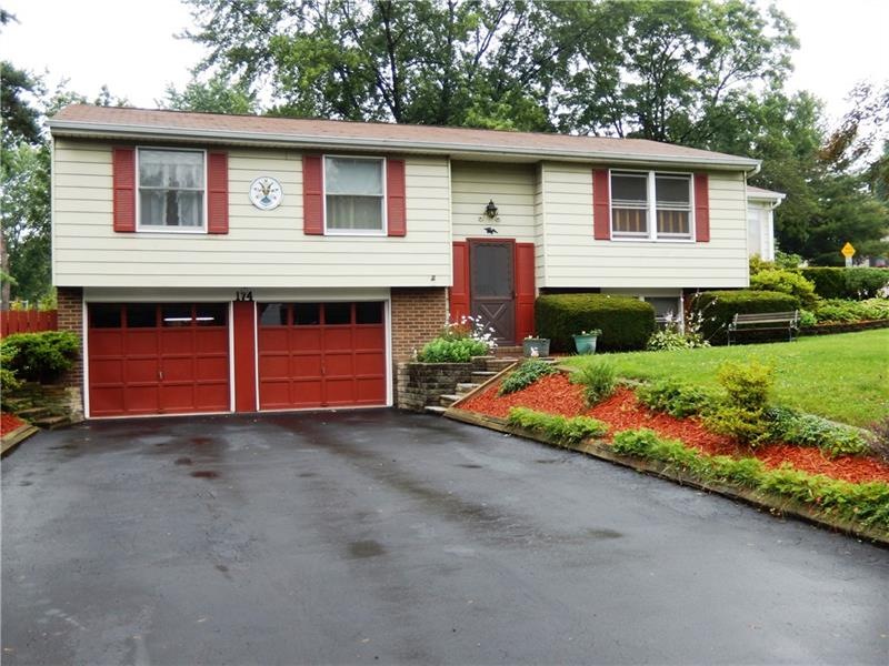 WELCOME TO 174 PINEHURST LOCATED IN THE RIDGEWOOD 